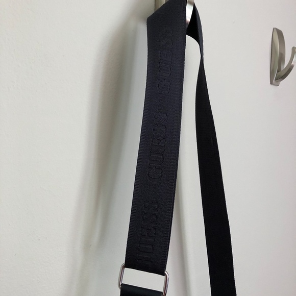NWOT GUESS Navy Blue Adjustable Crossbody Handbag Logo Print Small/Medium Size - Picture 5 of 10